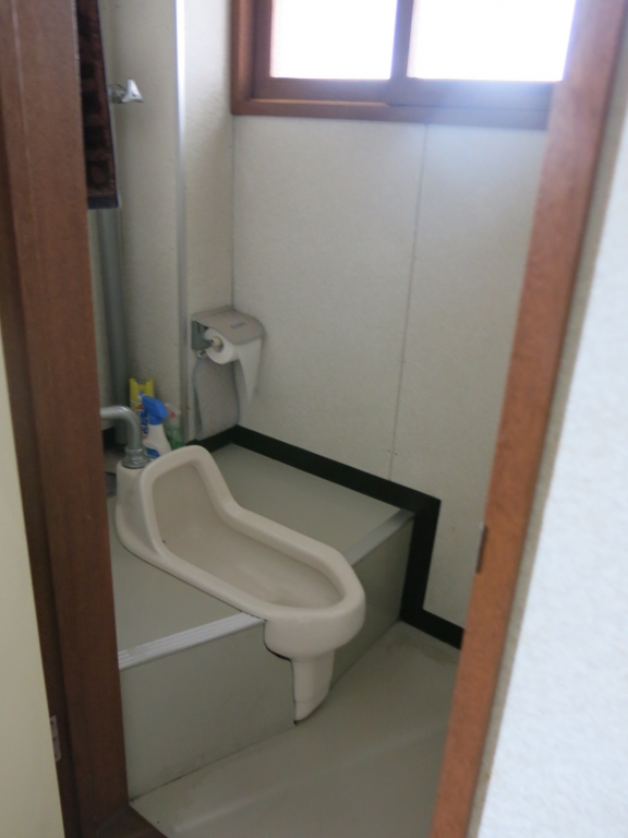 地下の和式トイレ